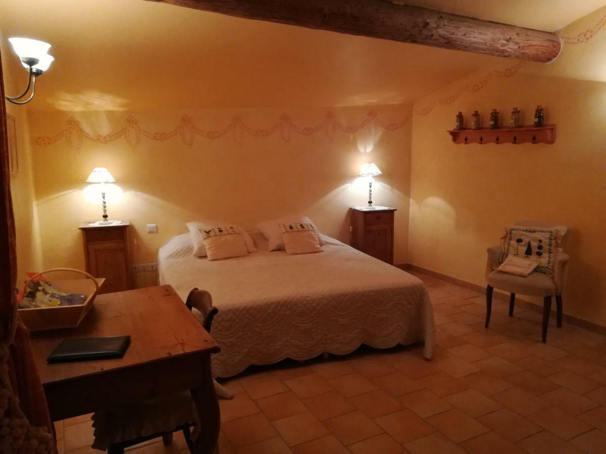 Bed and Breakfast La Capucine Lagnes Exteriér fotografie